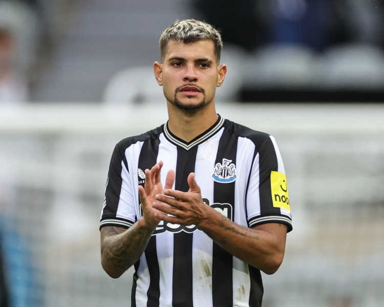 Kaiyun Sports-记者：卡塞米罗向曼联推荐吉马良斯，但球队引援策略不会由他决定